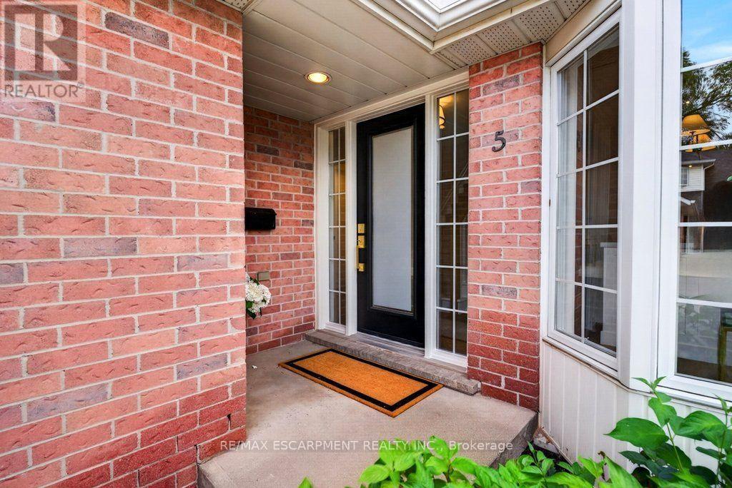 #5 2435 WOODWARD AVENUE - 3