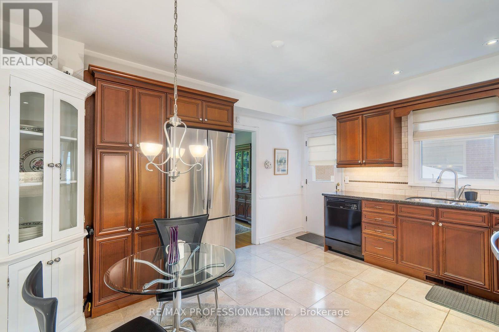 17 CLEARSIDE PLACE - Image 12