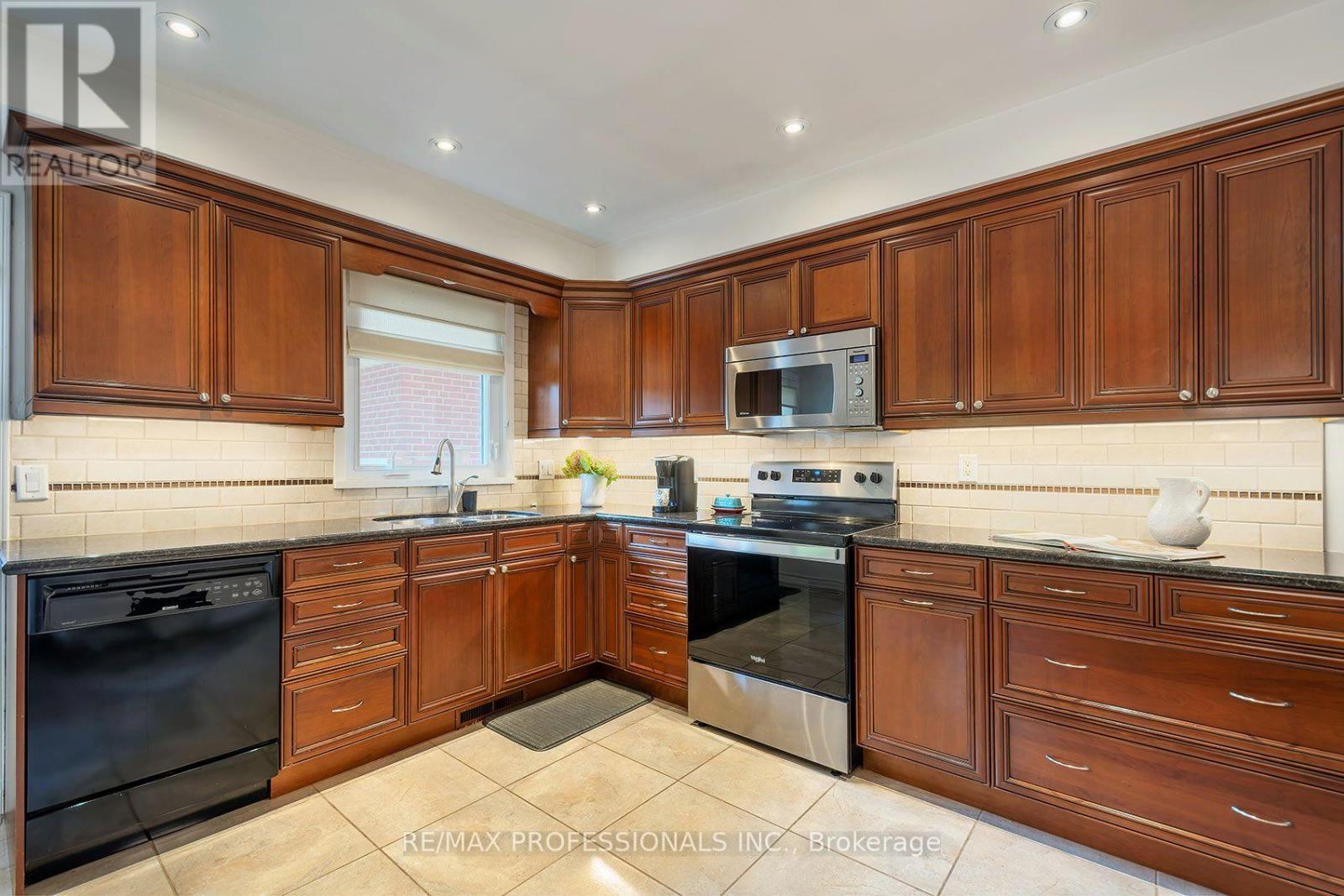 17 CLEARSIDE PLACE - 13