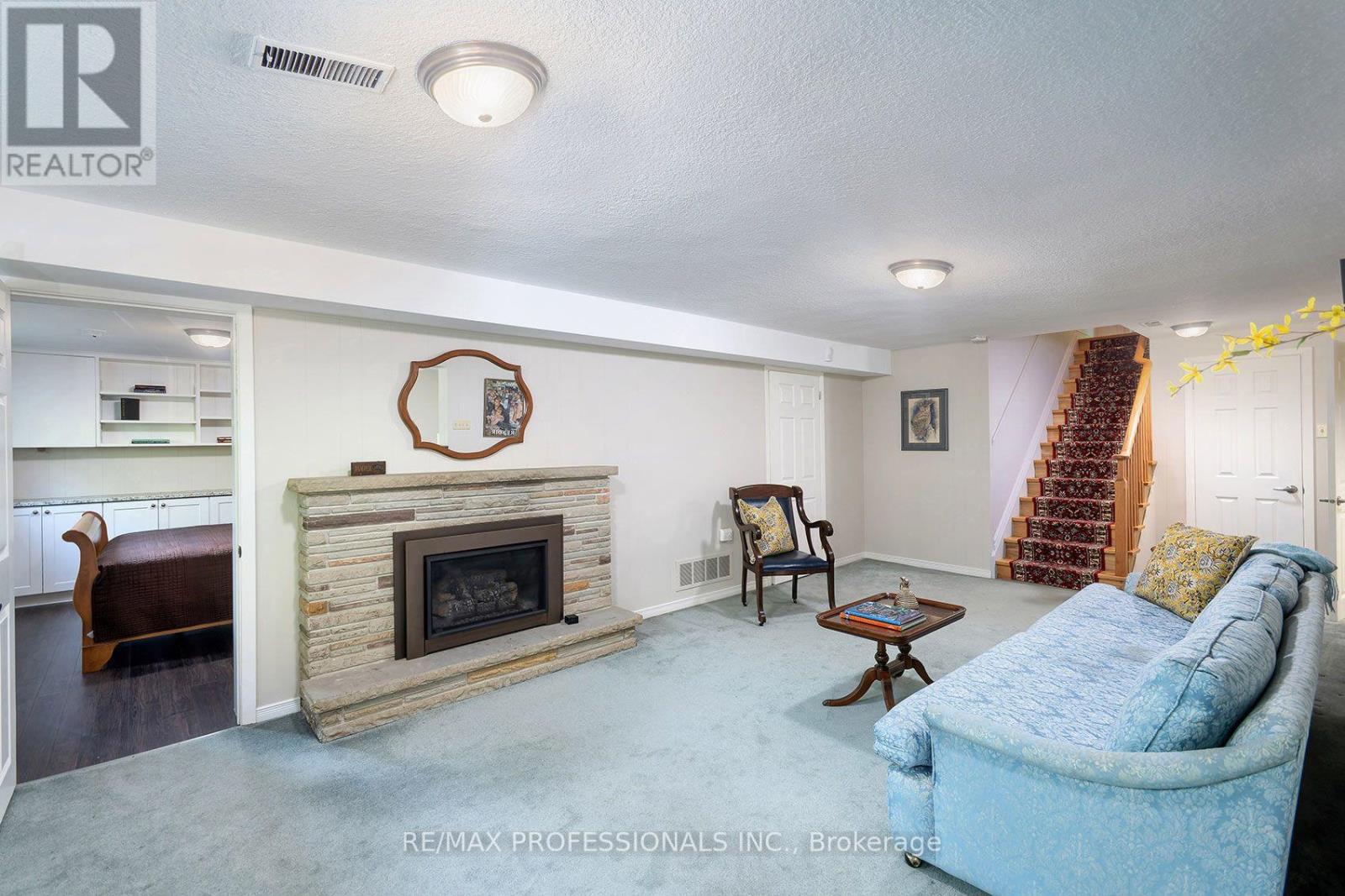 17 CLEARSIDE PLACE - Image 24