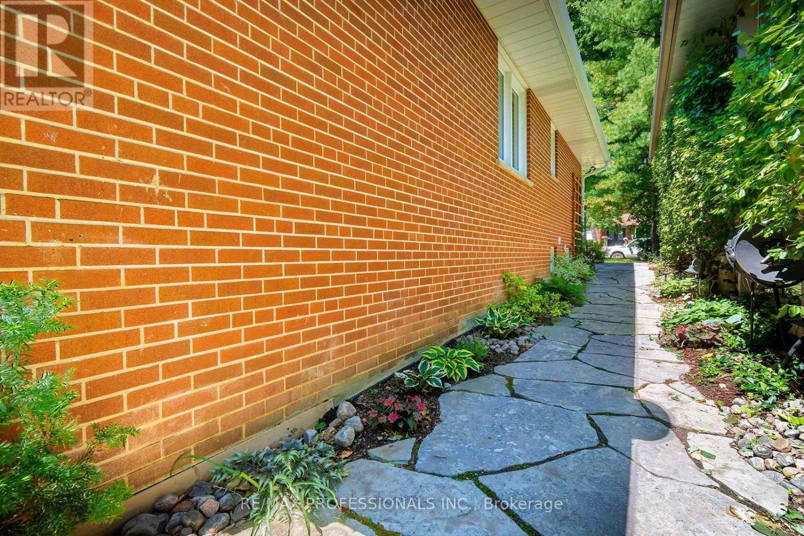17 CLEARSIDE PLACE - Image 43
