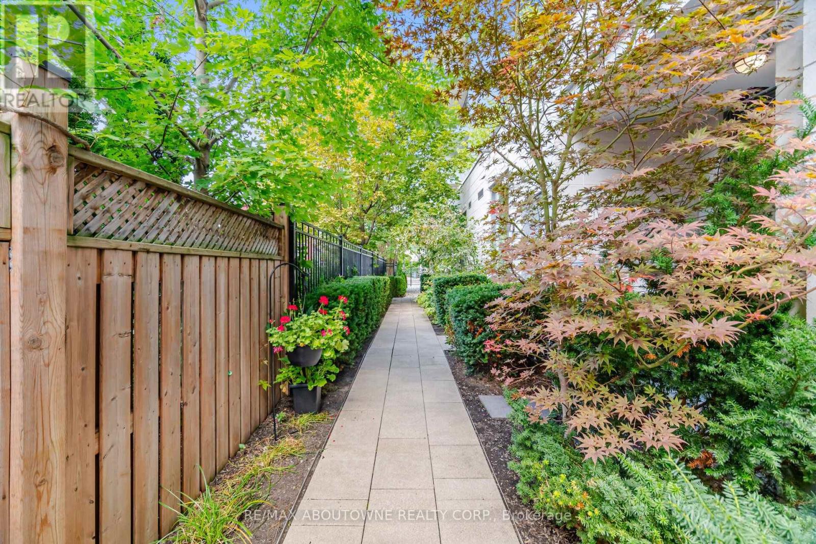 #106 1441 ELGIN STREET - 31