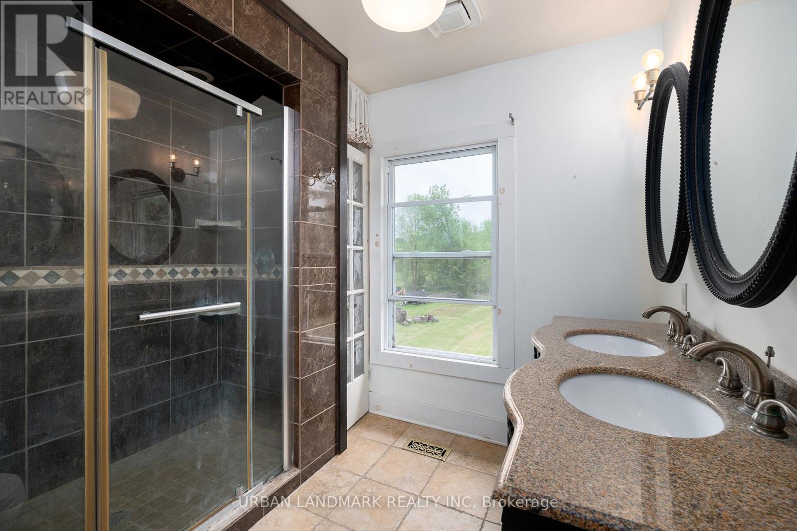 122 SEYMOUR STREET W - 25