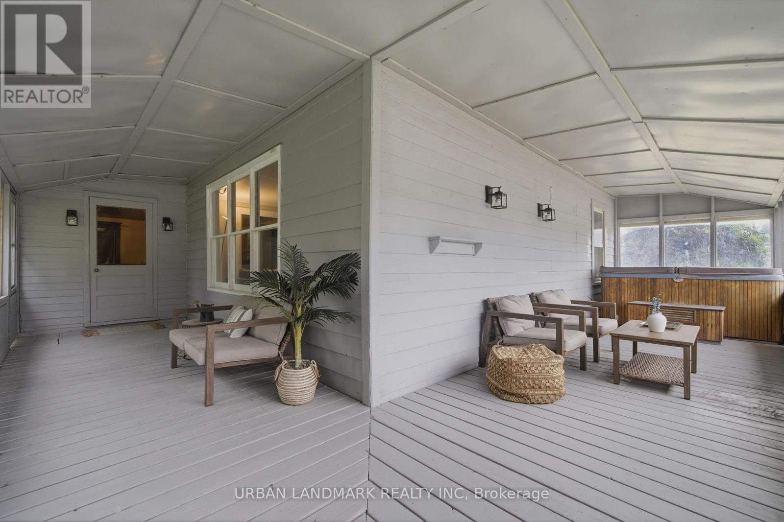 3095 COOPER ROAD - Image 32