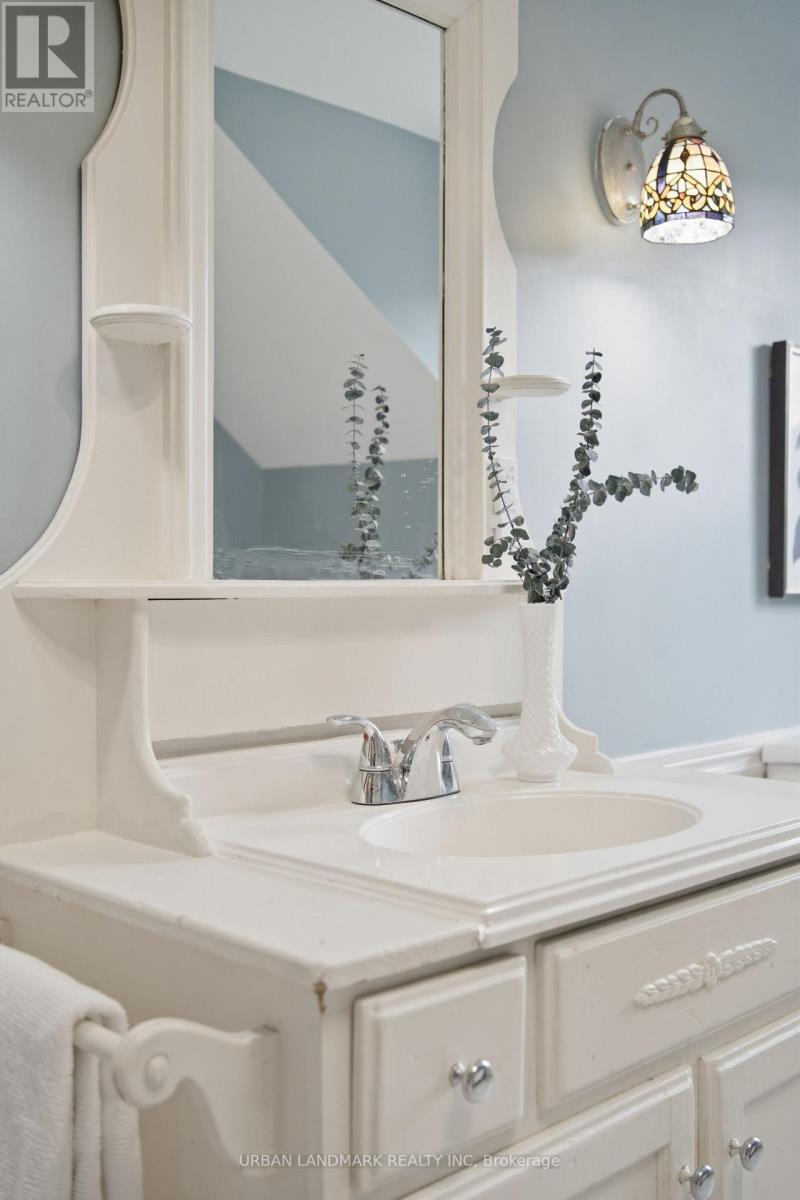 3095 COOPER ROAD - Image 35
