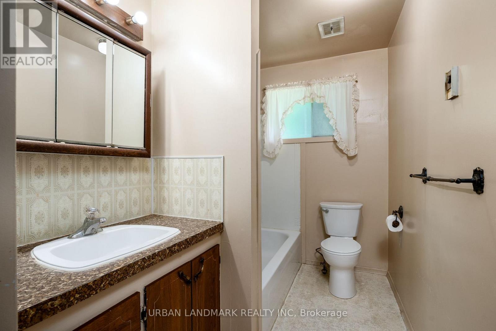 22 QUEEN VICTORIA STREET W - Image 21