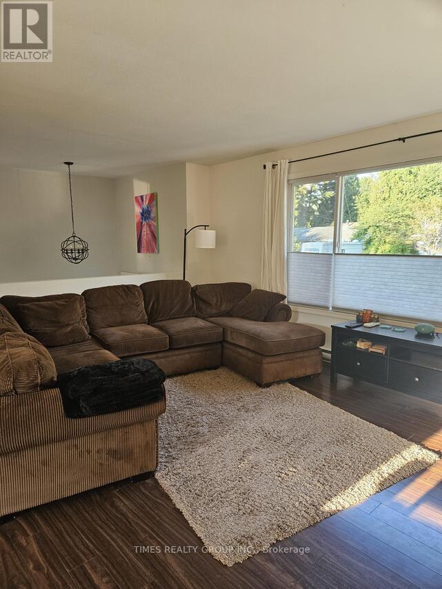 606 GILLIS AVENUE - 13