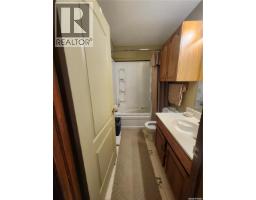 4pc Bathroom - 209 1st Avenue N, Big River, SK S0J0E0 Photo 14