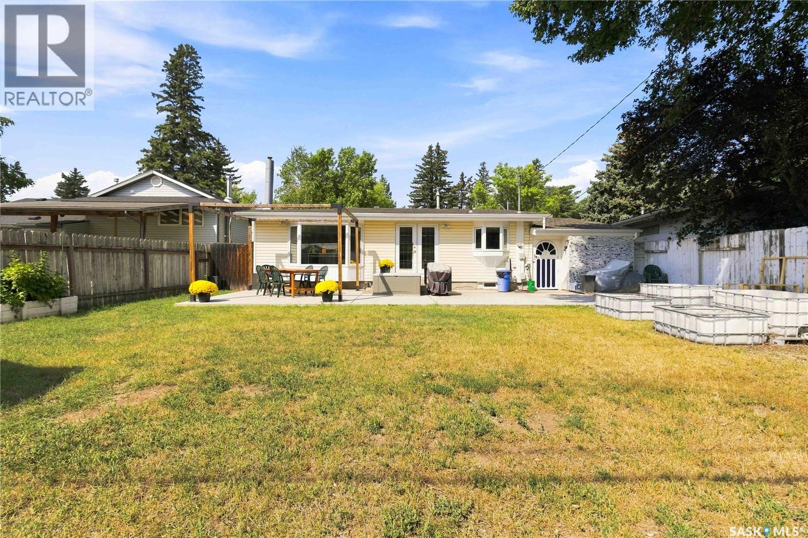 6 Murphy CRESCENT - 37