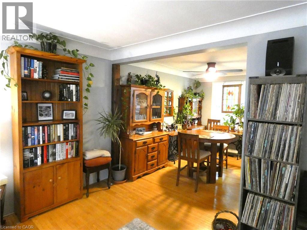 15 COLLIER Crescent - Image 30