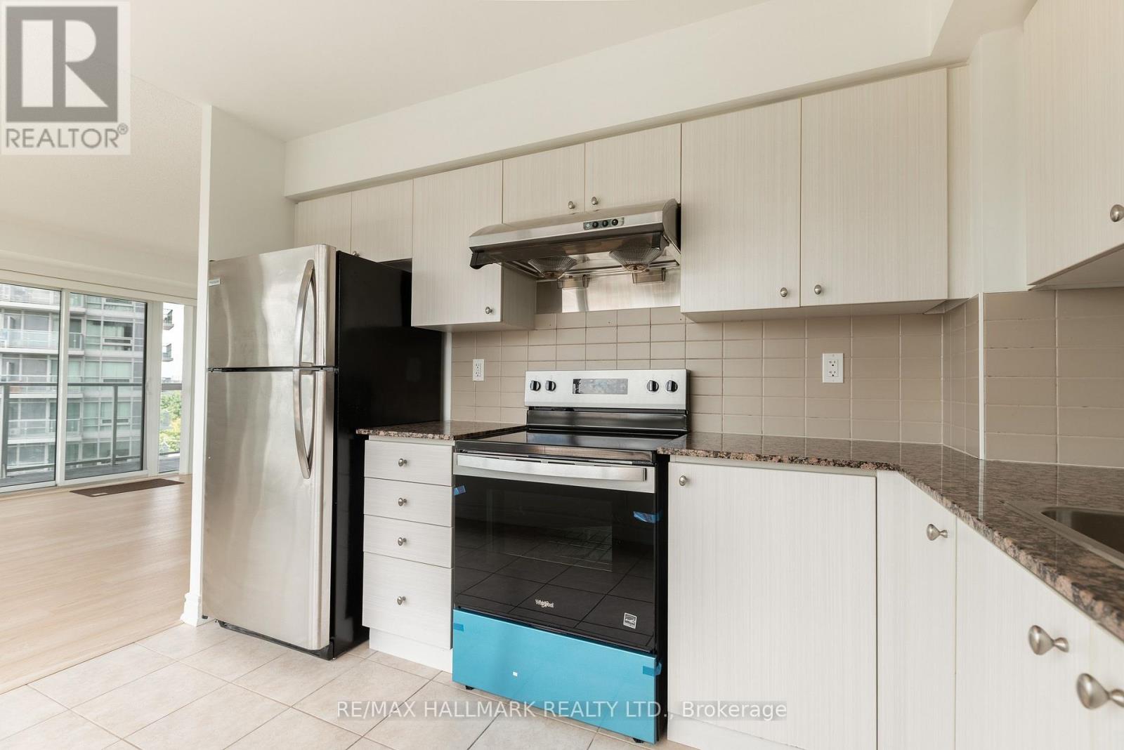 #802 275 Yorkland Road, Toronto (Henry Farm), Ontario, M2J0B4, Toronto (Henry Farm), Ontario — photo 2 of 5