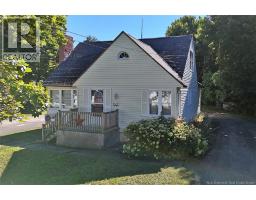 4pc Bathroom - 242 Highland Avenue, Fredericton, NB E3A2S6 Photo 9