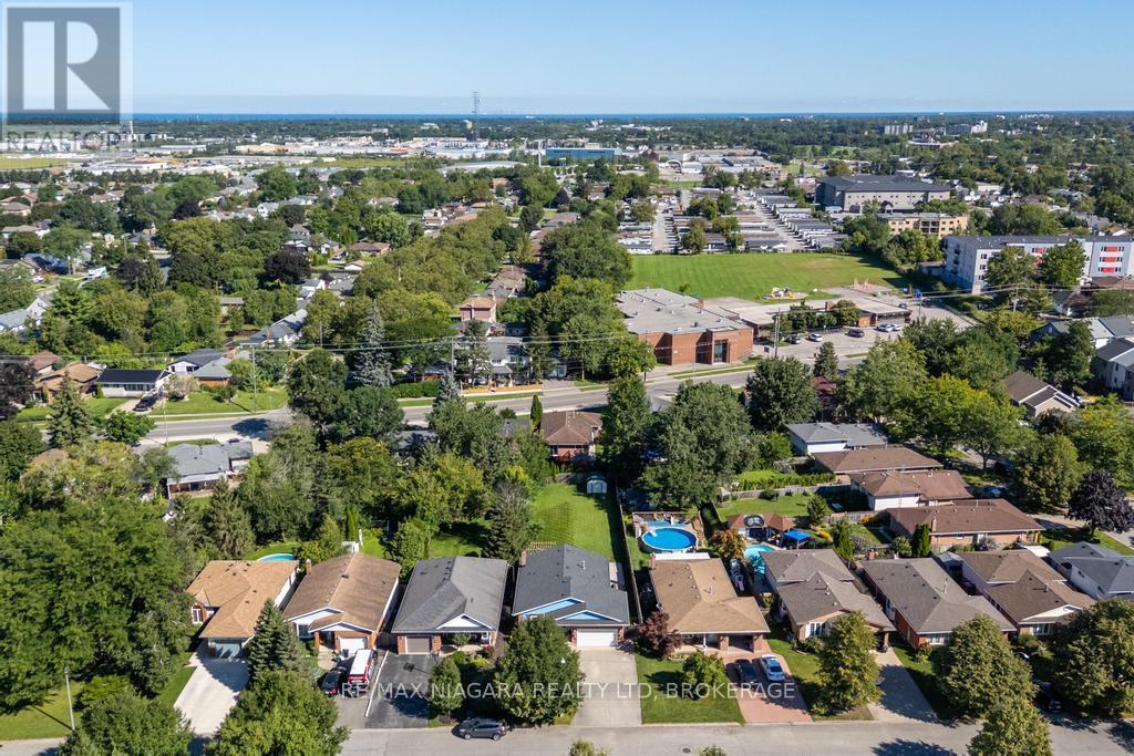 27 ANDREA DRIVE - Image 29