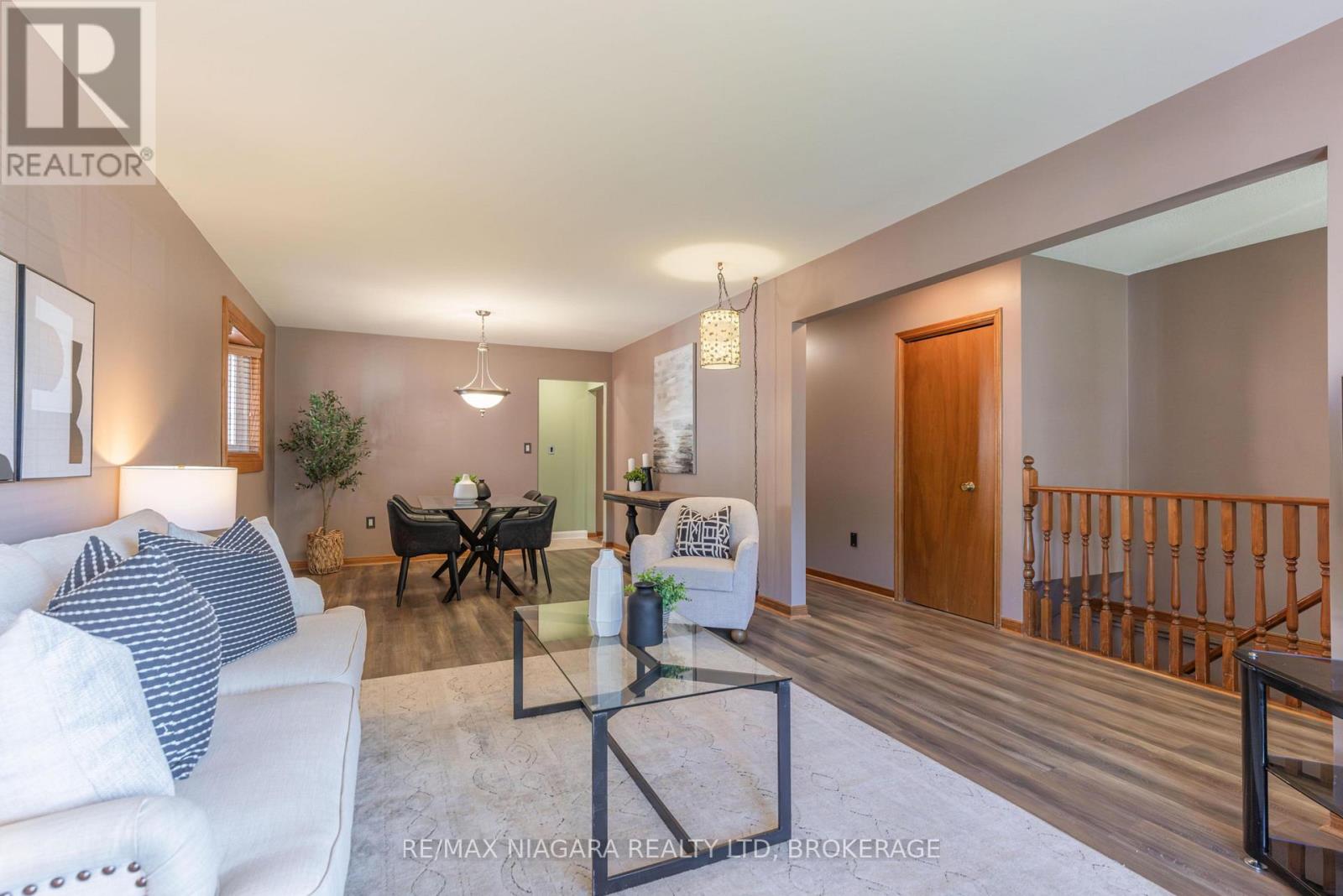 27 ANDREA DRIVE - Image 9