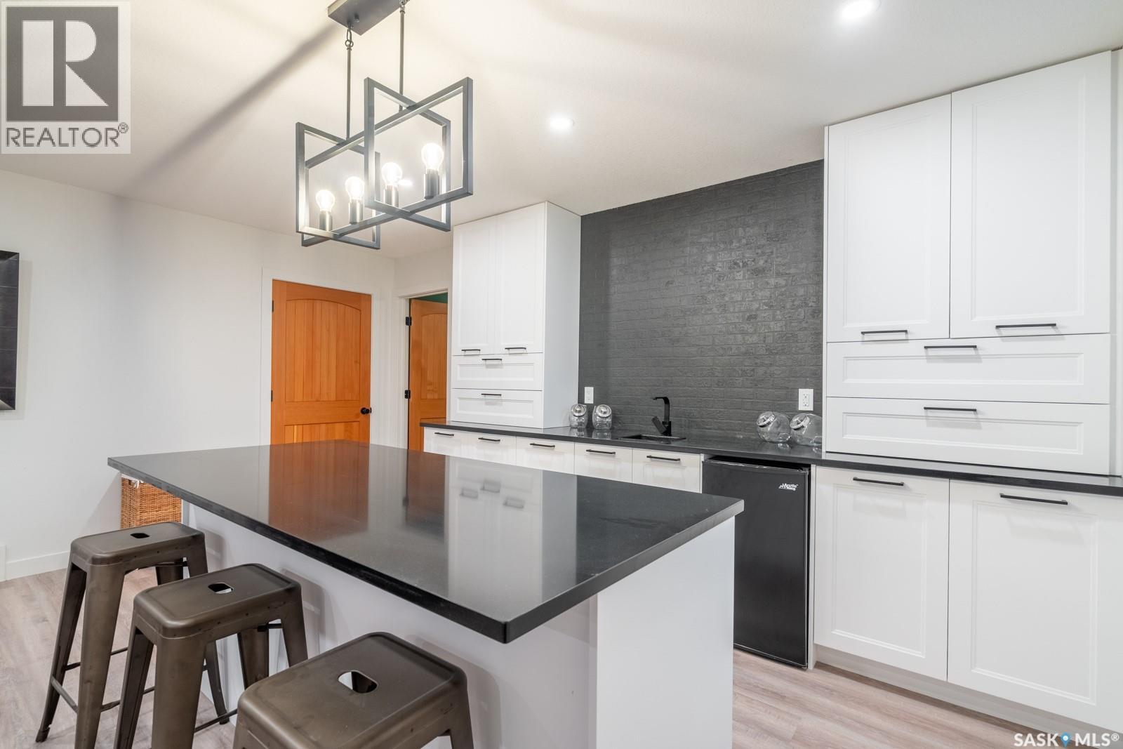 33 Deerfoot TRAIL - Image 35