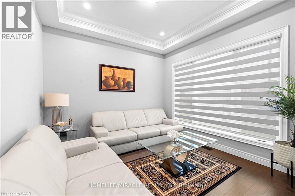 147 AMBROUS Crescent - Image 7