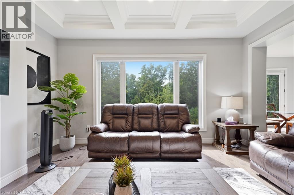 147 AMBROUS Crescent - Image 11