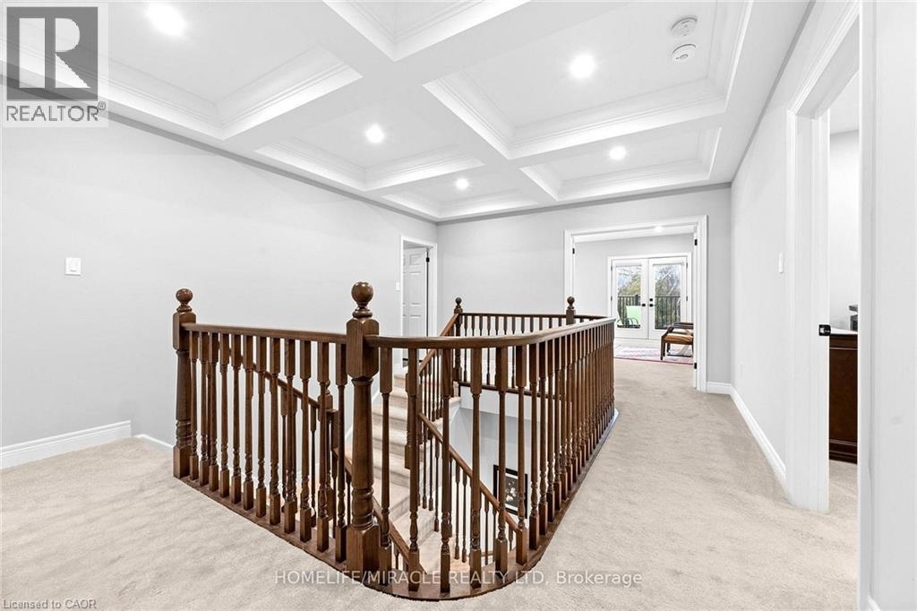 147 AMBROUS Crescent - Image 25