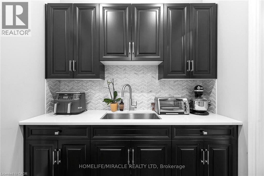 147 AMBROUS Crescent - 18