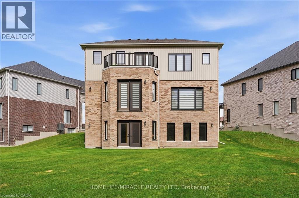 147 AMBROUS Crescent - Image 45