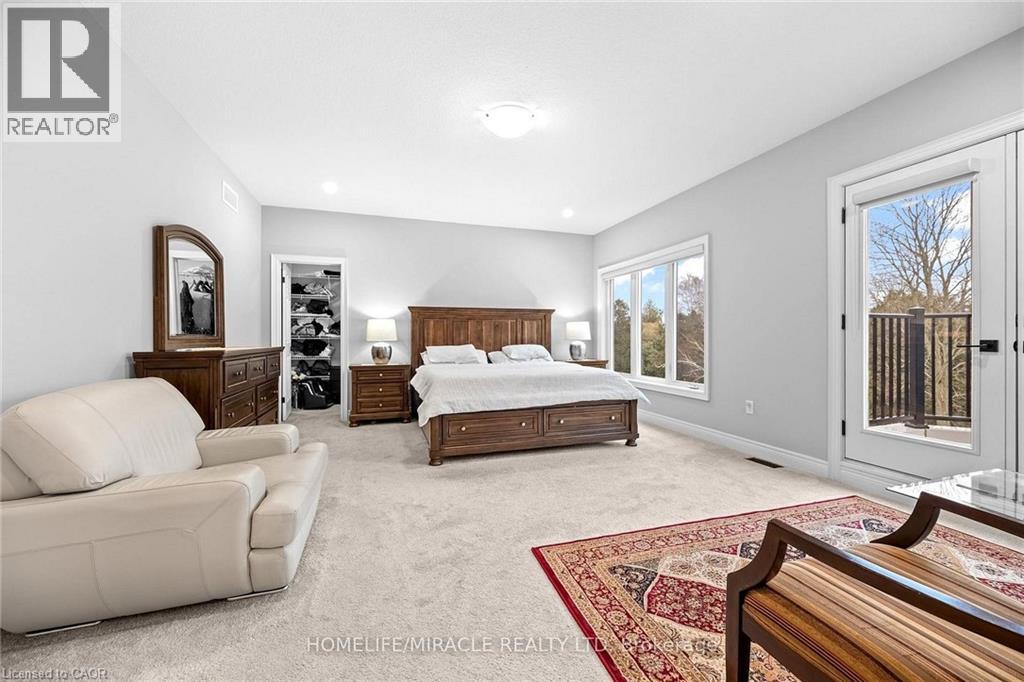 147 AMBROUS Crescent - Image 32