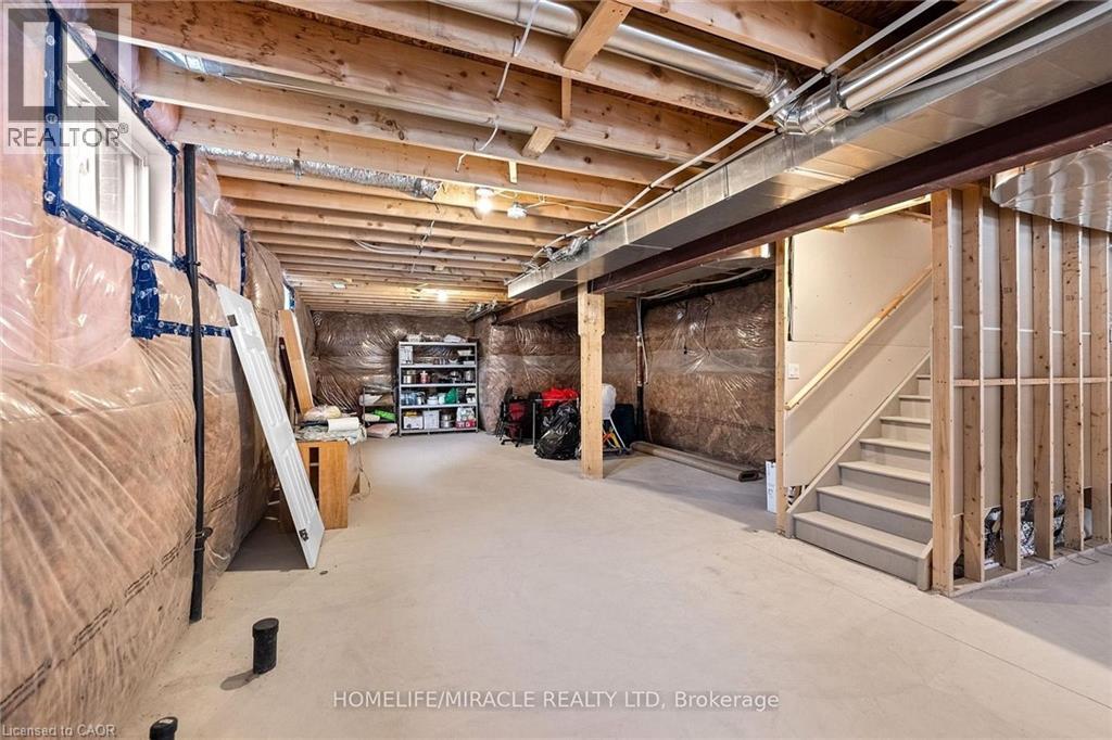 147 AMBROUS Crescent - 43