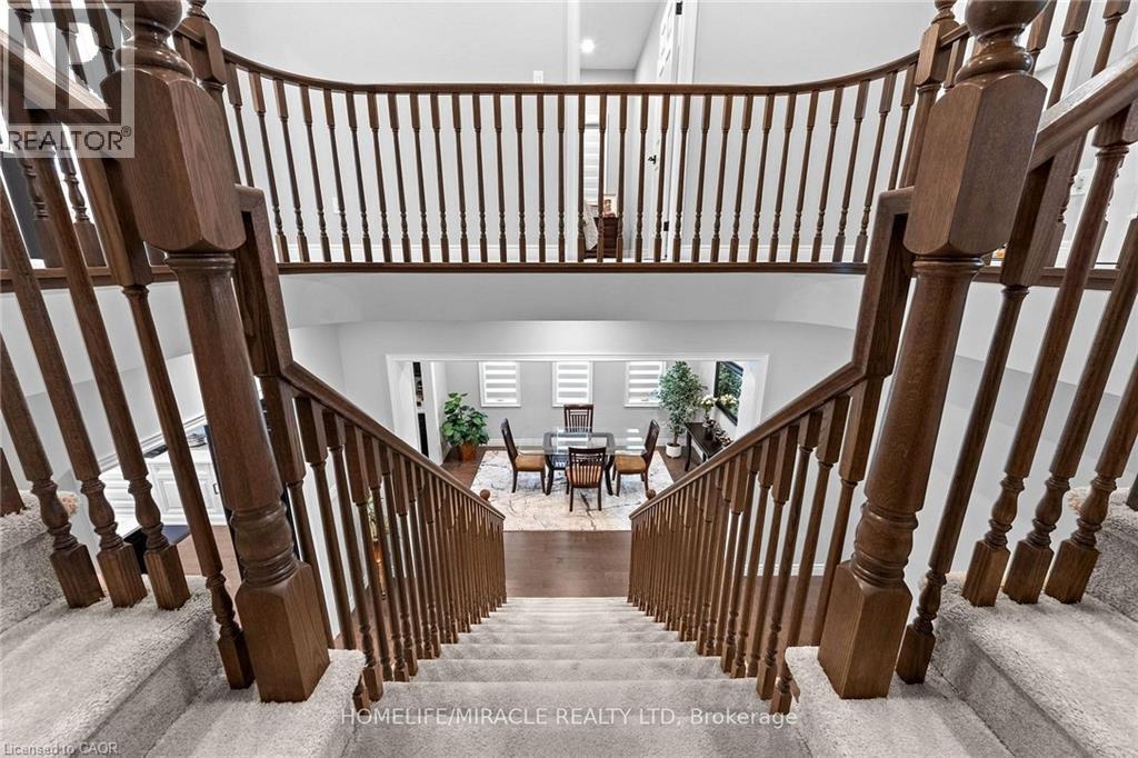 147 AMBROUS Crescent - Image 24