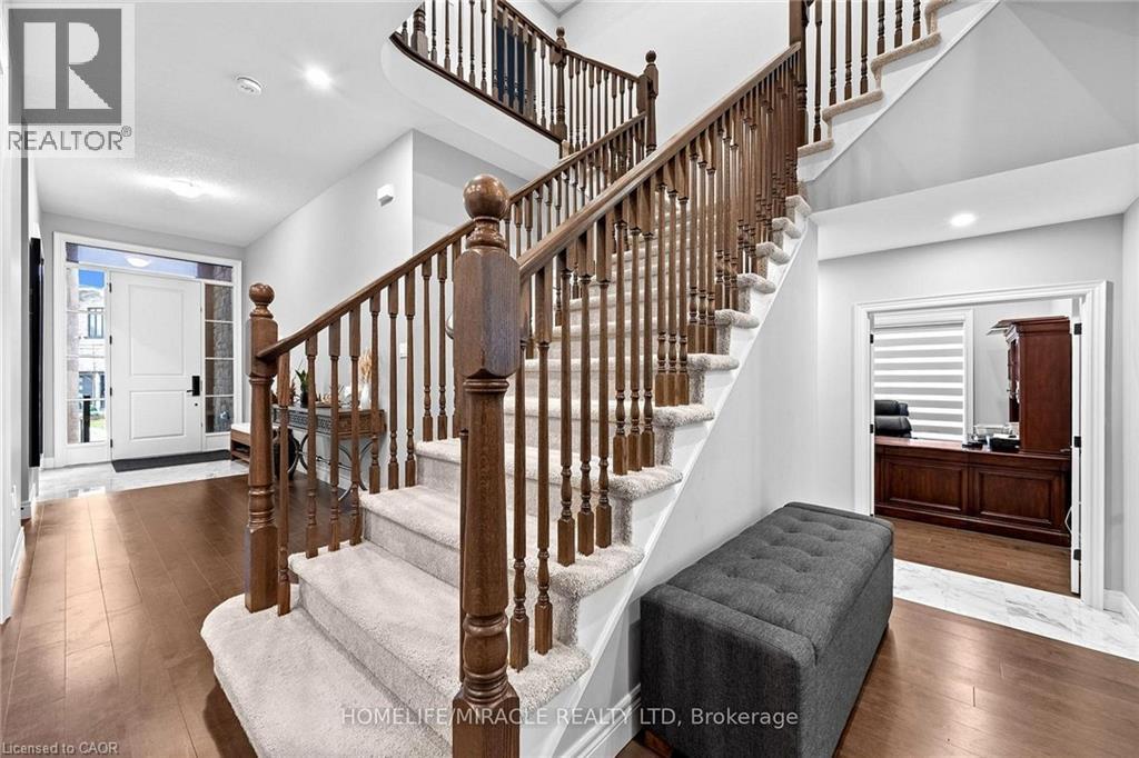 147 AMBROUS Crescent - Image 23