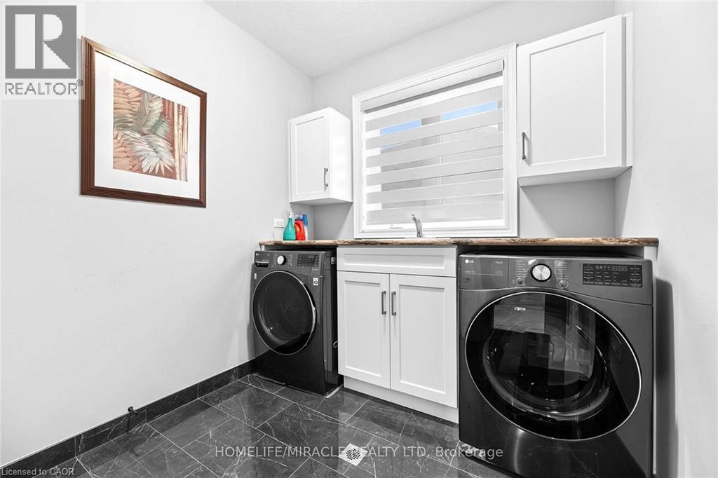 147 AMBROUS Crescent - 42