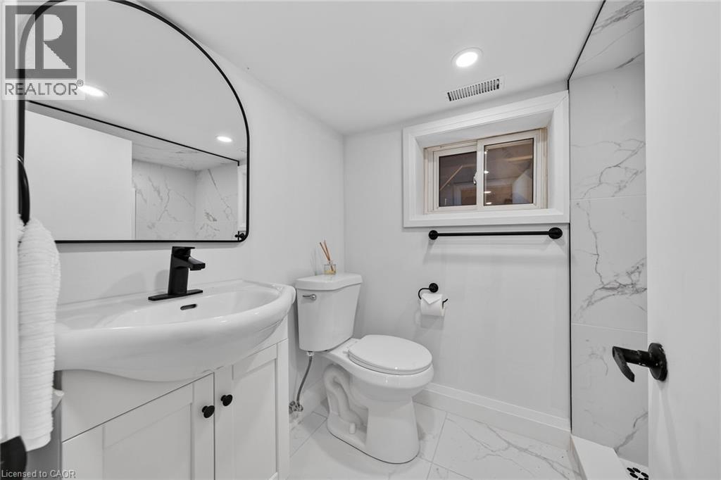 229 PARK Row S - Image 37