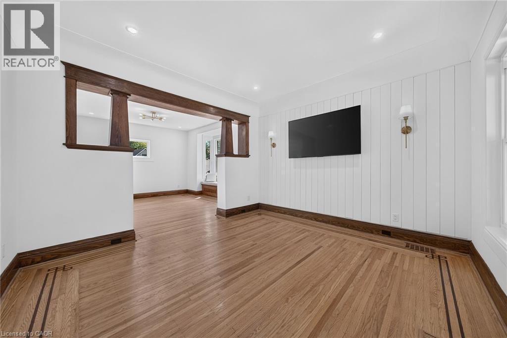 229 PARK Row S - Image 9