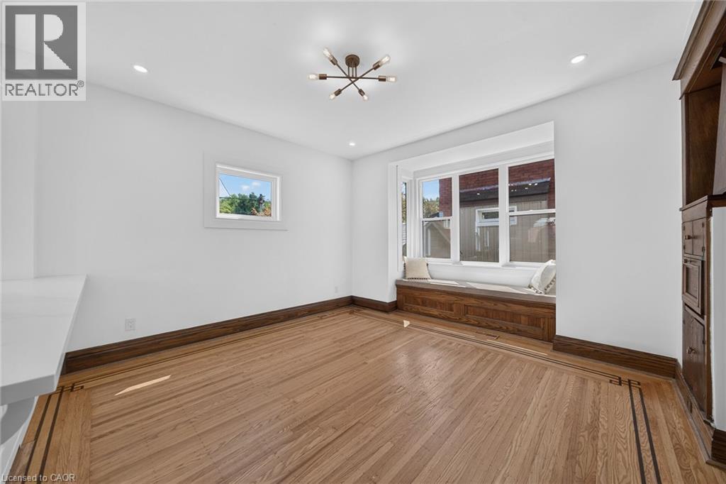 229 PARK Row S - Image 21