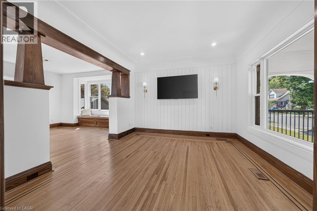 229 PARK Row S - Image 10