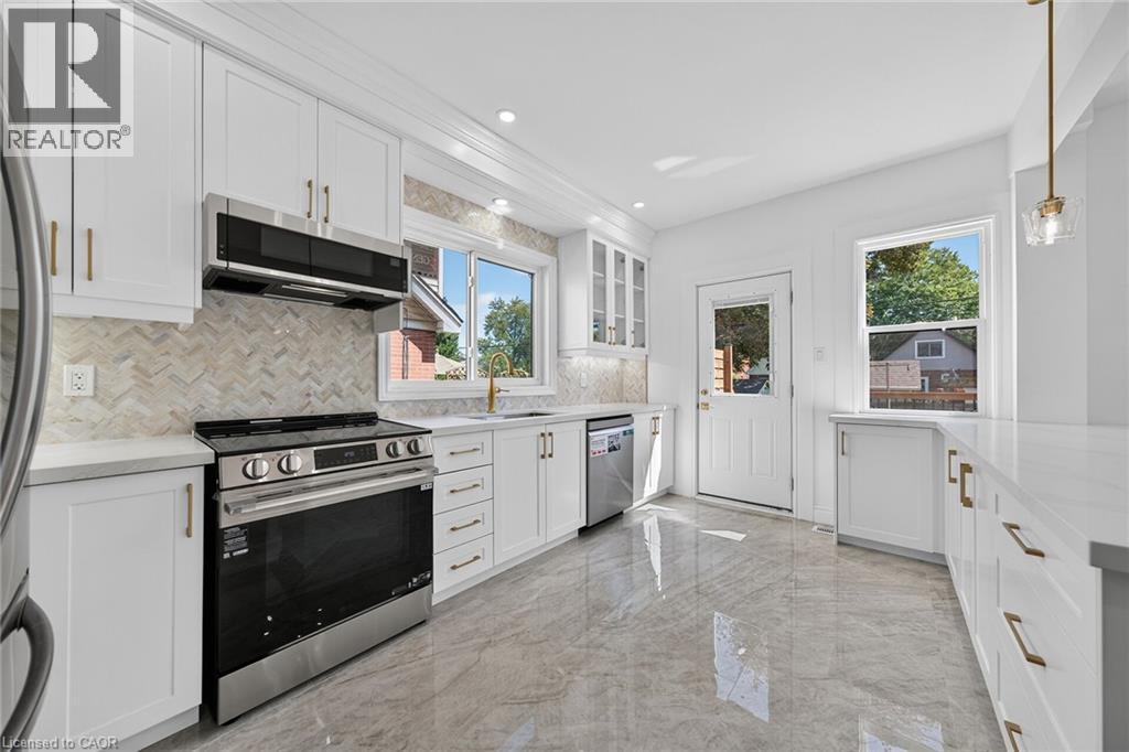 229 PARK Row S - Image 15