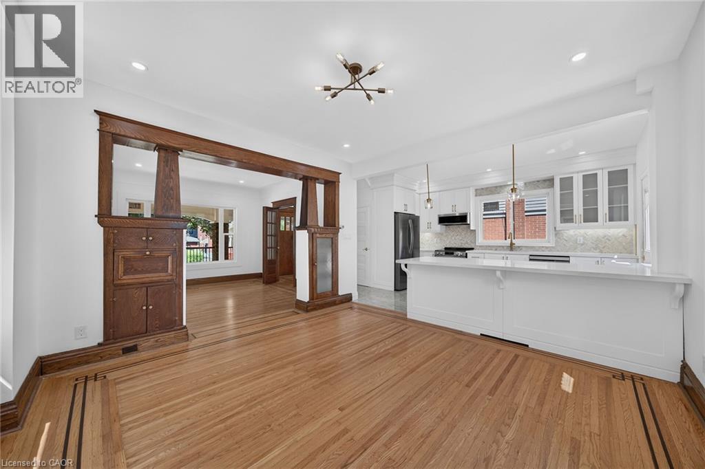 229 PARK Row S - Image 23