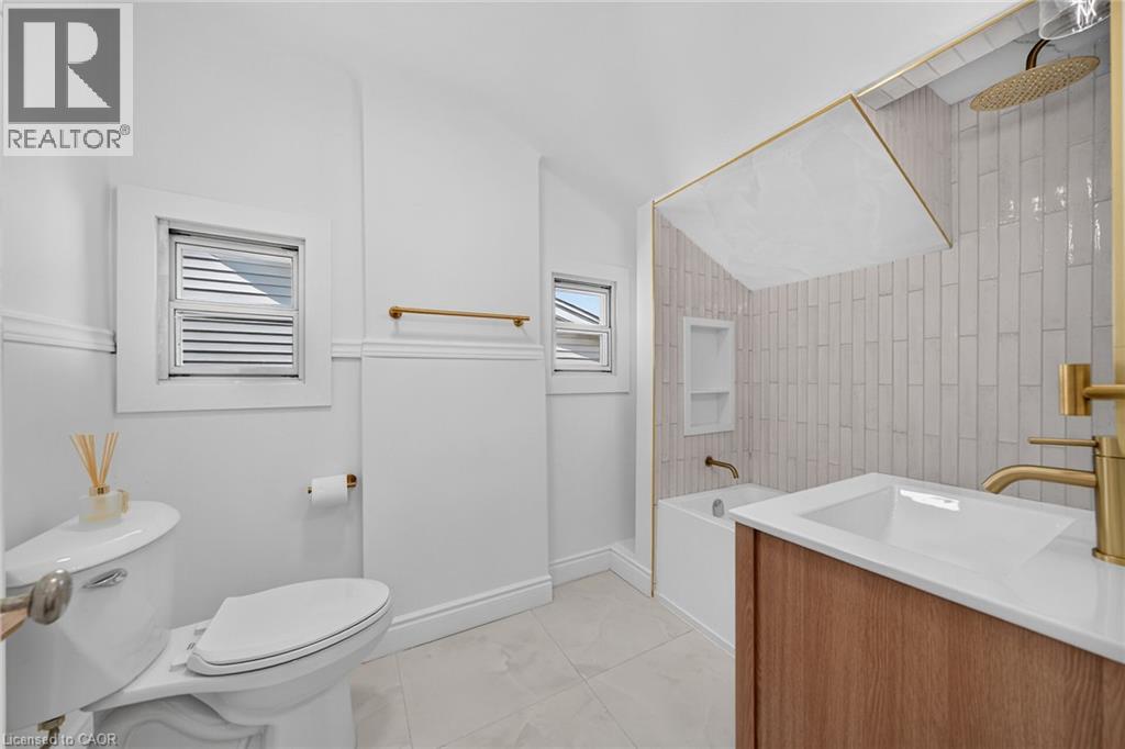 229 PARK Row S - Image 27