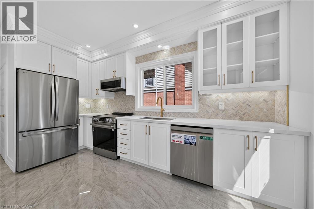 229 PARK Row S - Image 17