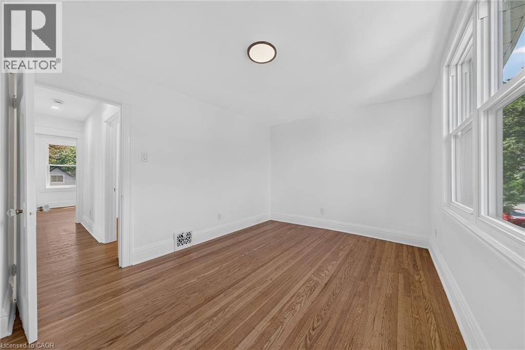 229 PARK Row S - Image 33