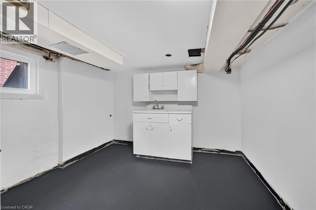 229 PARK Row S - Image 39