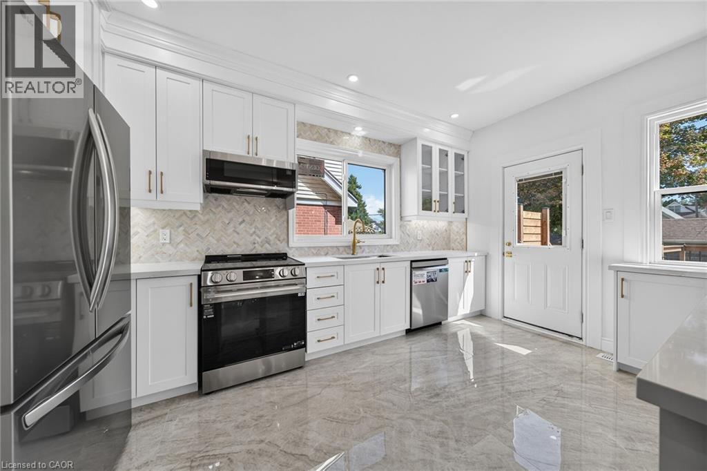 229 PARK Row S - Image 14