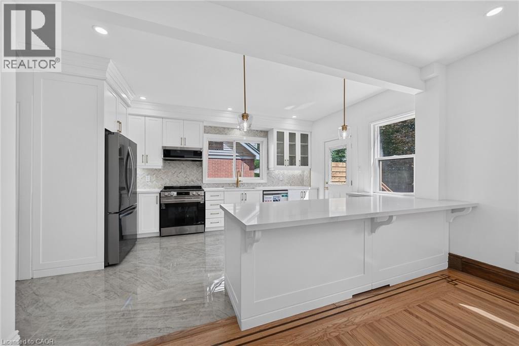 229 PARK Row S - Image 18