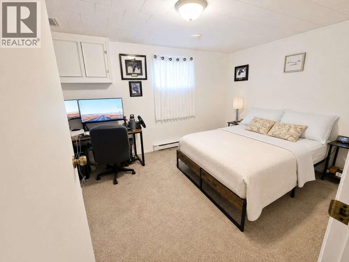  1935 Carruthers Street, Kelowna