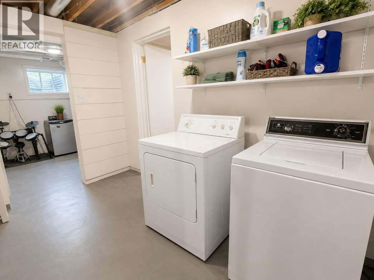  1935 Carruthers Street, Kelowna