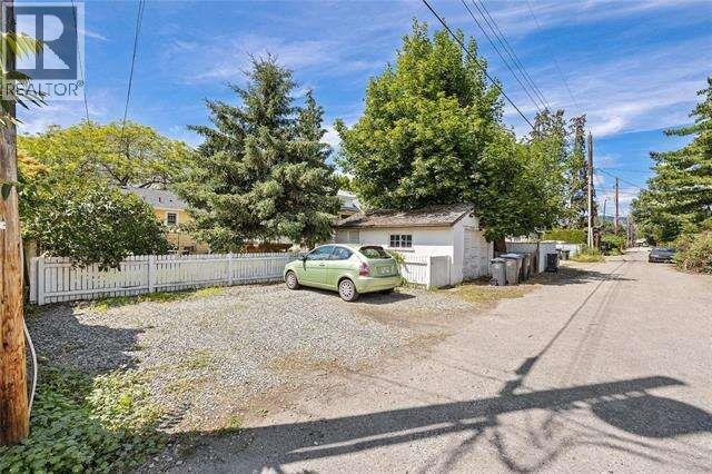 1935 Carruthers Street - 18