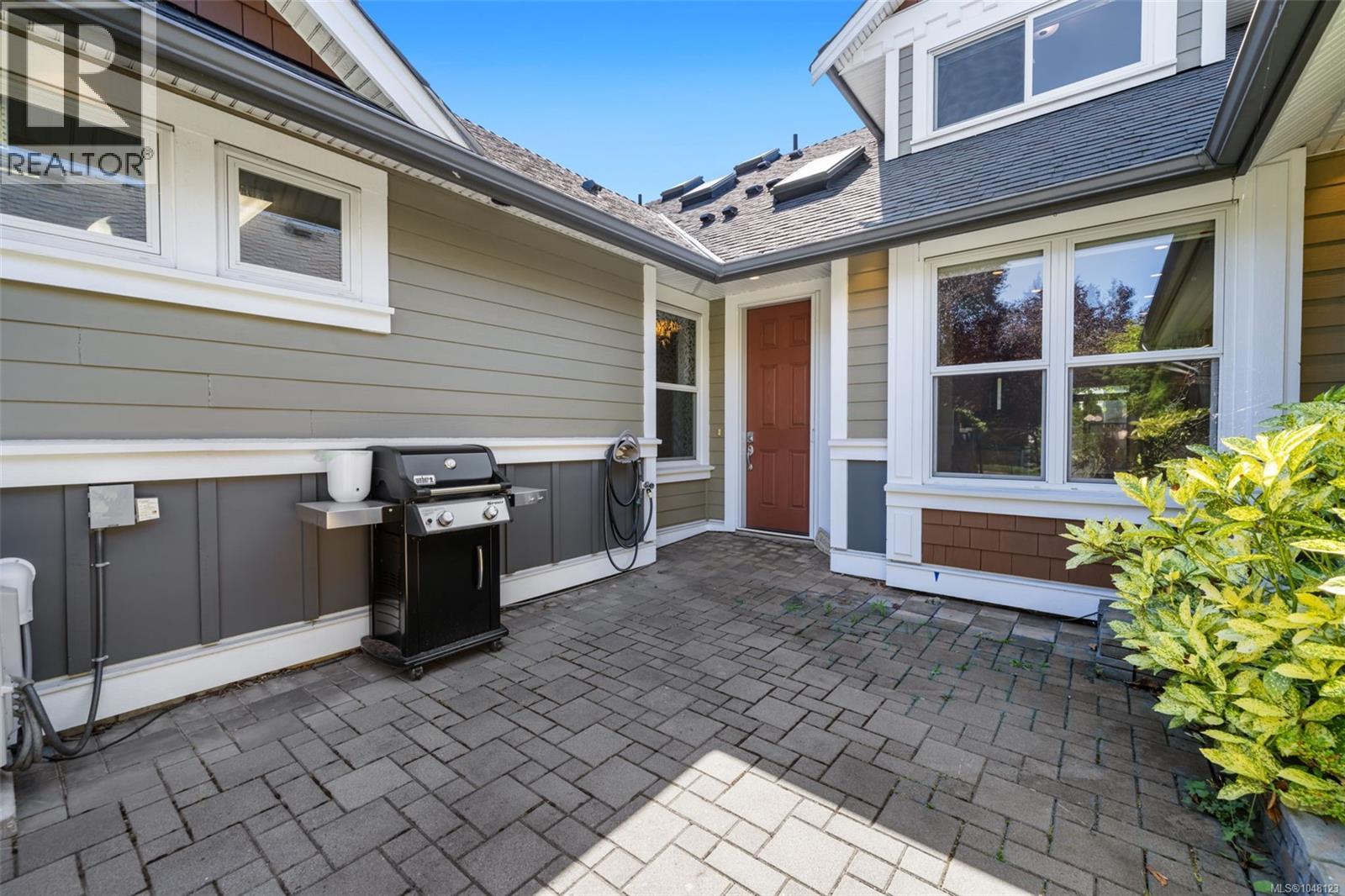 #19 10520 McDonald Park Rd - Image 25