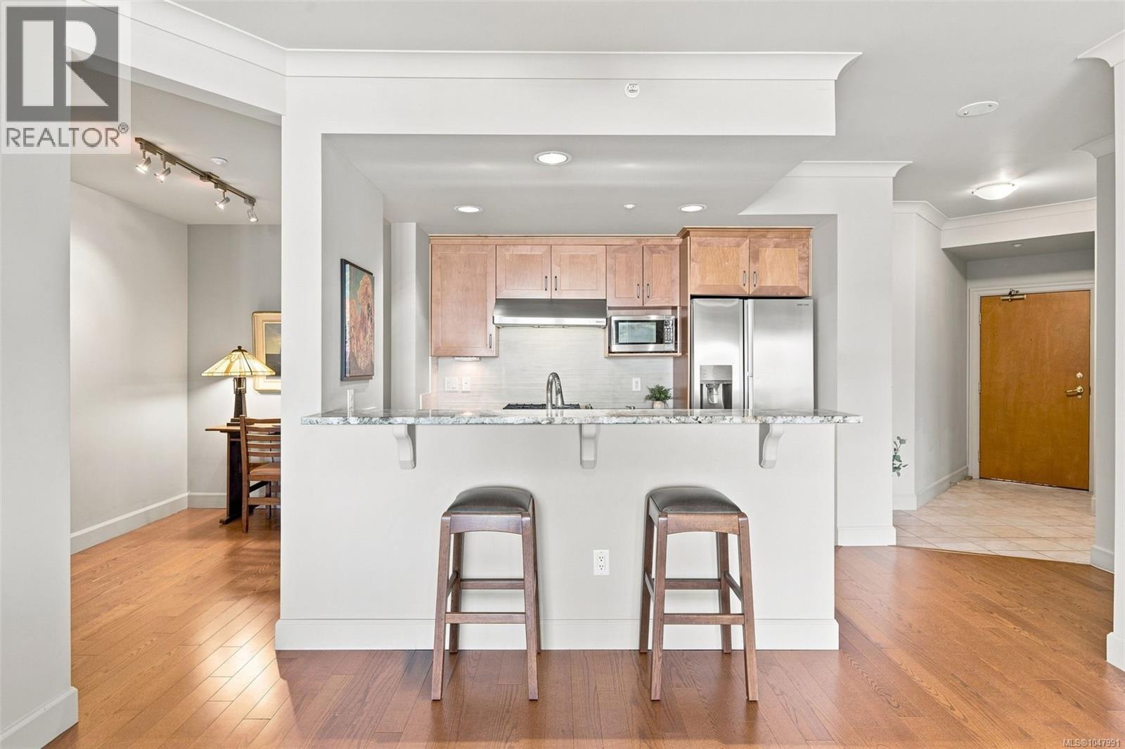 #414 21 Dallas Rd - 8