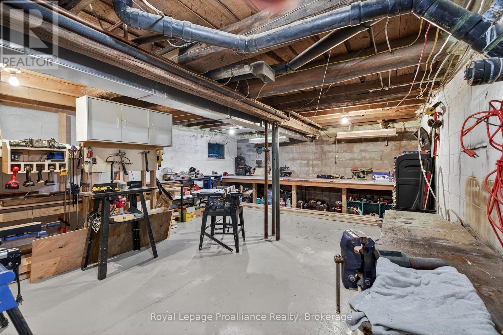 7802 PICCADILLY ROAD - Image 34