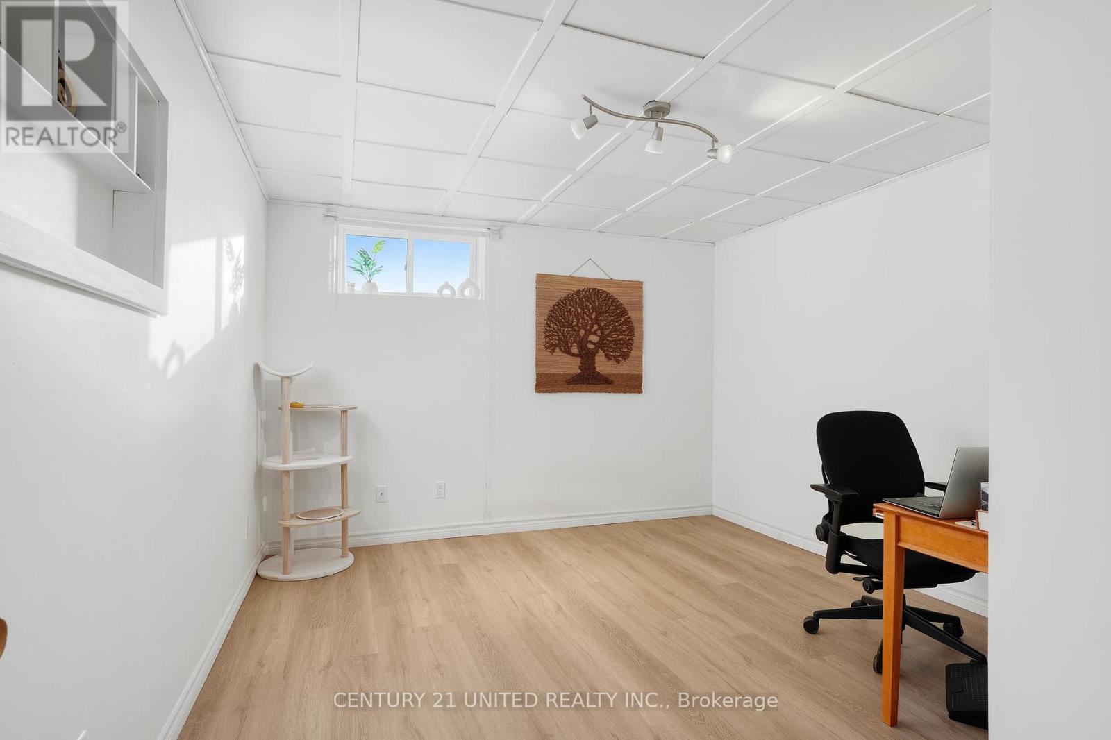 31 MCLEAN ROAD - Image 24
