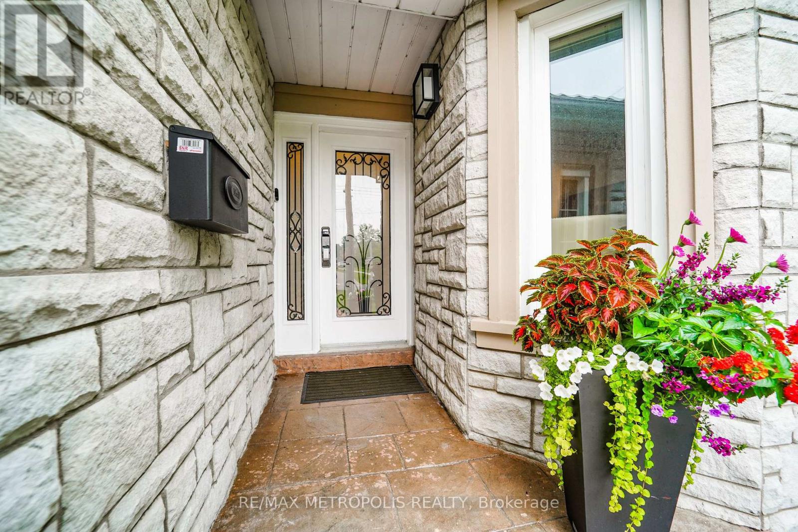37 BENNETT ROAD - 11