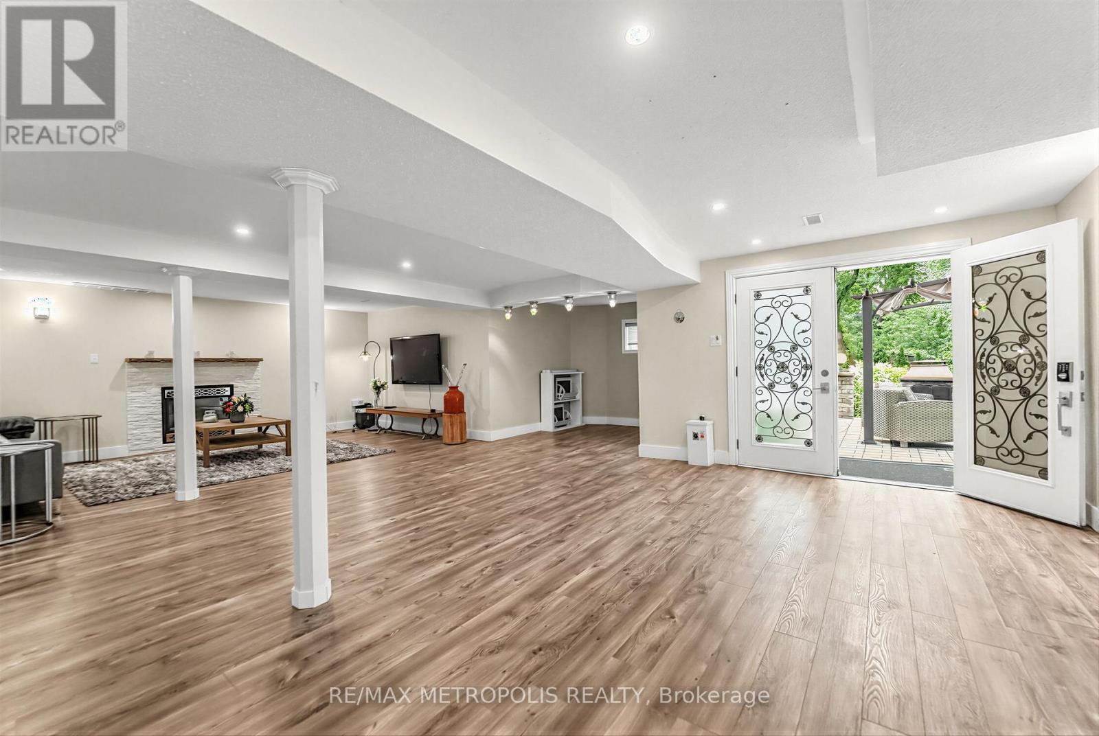 37 BENNETT ROAD - 48